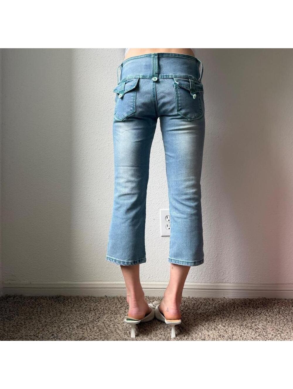 Vintage y2k low rise bootcut light wash cropped denim blue jeans / capris